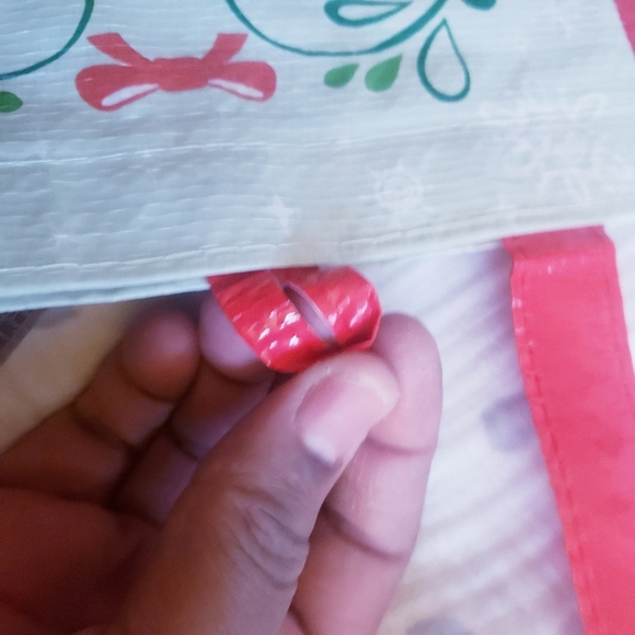 Disney's Star Wars The Mandalorian Child Mask with The Child Stocking. NWT. - Picture 10 of 10